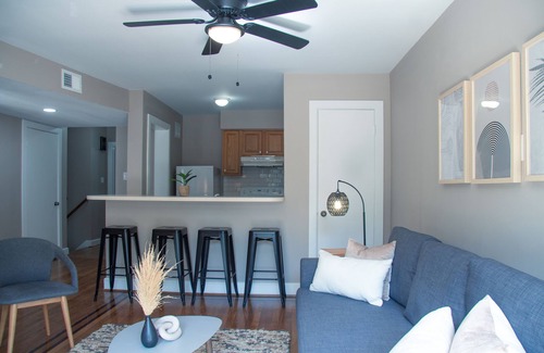Neartown Apartment | 3BR The Montrose Collective B2, Walk to Food & Fun