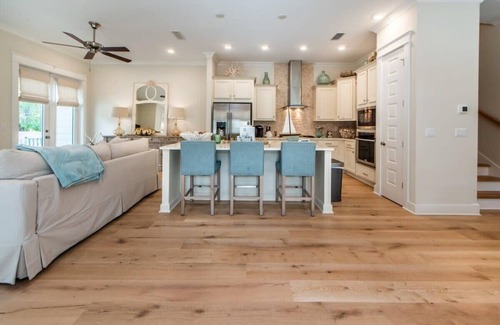 Panama City Beach House | 3BR Townhome w/6-Seater Golf Cart & Bikes ~ Serenity Shores at Prominence North