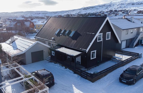 Hoyvik Villa | 3BR - Townhouse - Free Parking -Tórshavn
