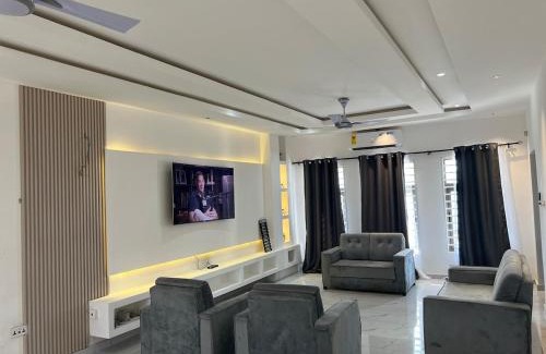 Accra Apartment | 3BR Ultra Modern House in Gbawe