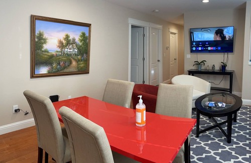 Highline Apartment | 3BR vacation unit near SeaTac Airport & downtown Seattle