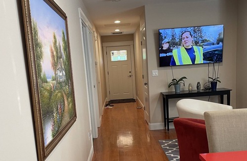 Highline Apartment | 3BR vacation unit near SeaTac Airport & downtown Seattle