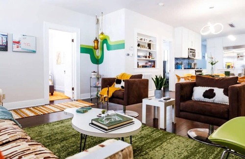 South Congress House | 3br, Walk to South Congress | Retro Cowboy-Portoro