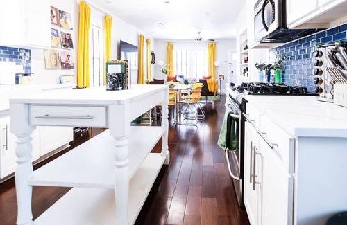 South Congress House | 3br, Walk to South Congress | Retro Cowboy-Portoro