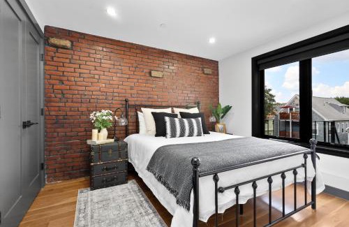 Somerville Apartment | 3BR3Bth Penthouse 2 Parking Spaces TD MIT Harvard