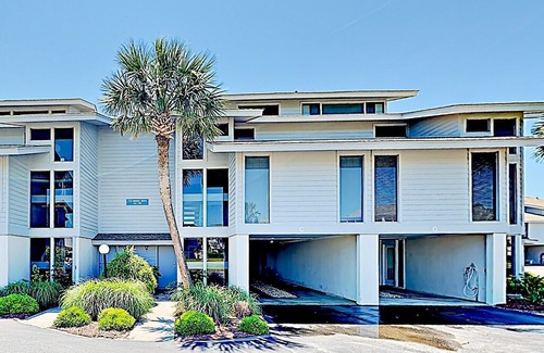 Litchfield by the Sea Apartment | 3C Inlet Point, 3 Story Oceanfront Townhouse with Easy Beach Access