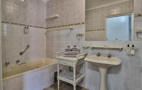 Mossel Bay Bed & Breakfast | 3ColoursBlue Guest House