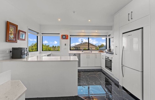 Browns Bay Apartment | 3D Orchard Road, Browns Bay, Auckland 0630