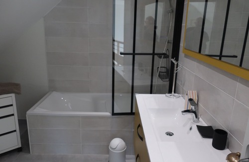 Tourville-sur-Sienne House | 3kms from the beaches and the seaside resort of Coutainville centered in the 50