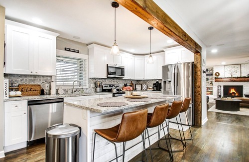 Smyrna House | 3mi frm the Braves Stadium. EV charger, Pickleball, close to EVERYTHING!
