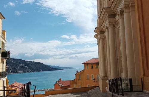 Menton Apartment | 3min walk BEACHES, PARKING Town Hall, Pedestrian street Quiet 42 m2 CLIM 3p max