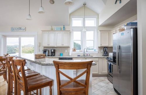 Ocean Sands House | 3min Walk to Beach, Pool, Hot Tub, & Game Room!