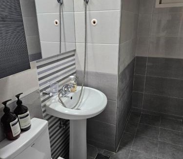 Hwagok-dong Apartment | 3mins to Kkachisan Station, Market, Parking, Full option