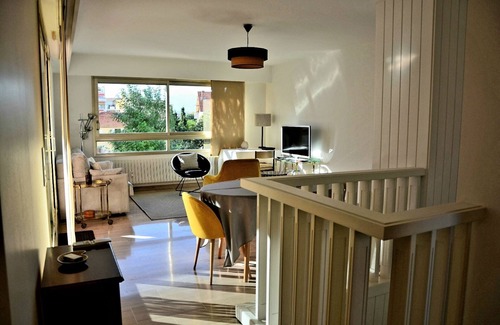 Antibes Old Town Apartment | 3p, air-conditioned, terrace, 2 bedrooms - 5min beach, old town, shops
