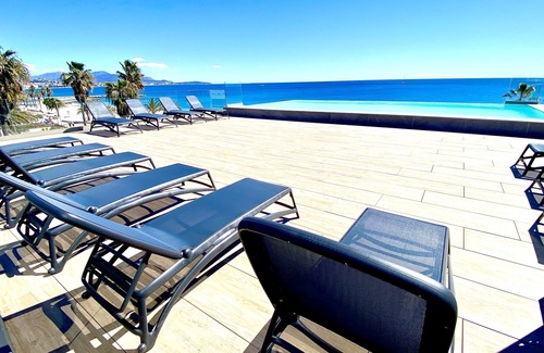 Villeneuve-Loubet Apartment | 3P Vue spectaculaire les pieds dans l’eau