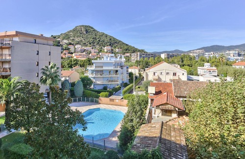 Mandelieu-la-Napoule Beach Apartment | 3p30 Beautiful bright 3-room apartment by the sea