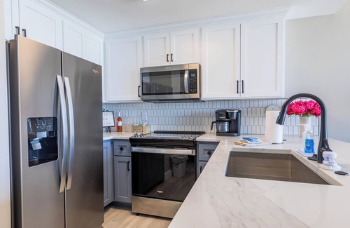 Panama City Beach Condo | 3RD FLOOR 1BR + BUNKS SLEEPS 6.