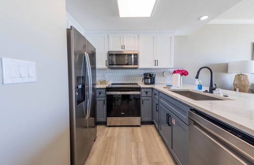 Panama City Beach Condo | 3RD FLOOR 1BR + BUNKS SLEEPS 6.