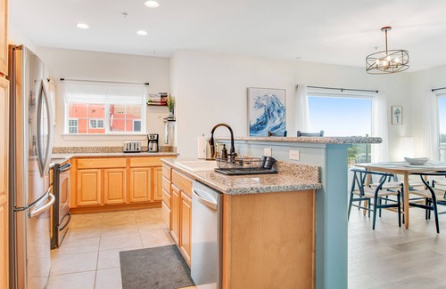 Westport Condo | 3rd-floor dog-friendly condo close to the beach with pool, hot tub, beach access
