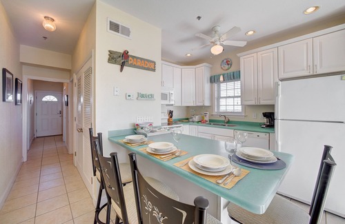 Hatteras Condo | 3rd-floor oceanfront condo with private deck, outdoor pool, hot tub - dog-friendly