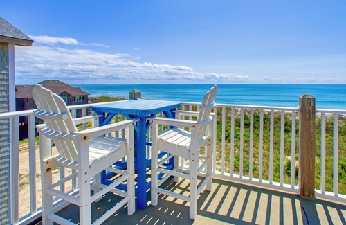 Hatteras Condo | 3rd-floor oceanfront condo with private deck, outdoor pool, hot tub - dog-friendly