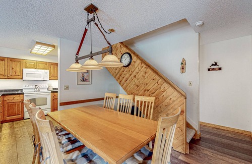 Historic District Condo | 3rd-floor ski-in/out condo with fireplace, hot tubs, & gym