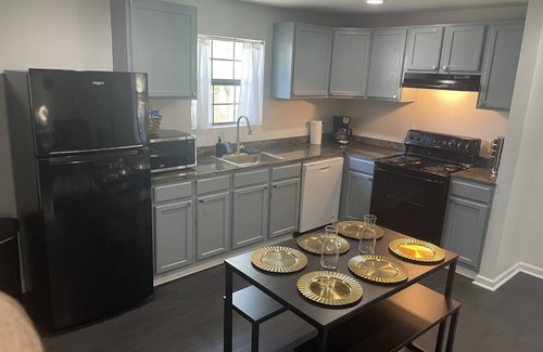 Milan Apartment | 3x2 Spacious Uptown Cozy Spot