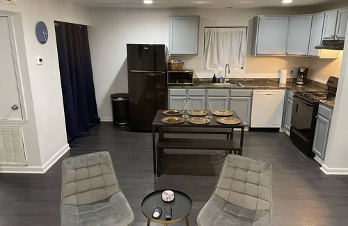 Milan Apartment | 3x2 Spacious Uptown Cozy Spot
