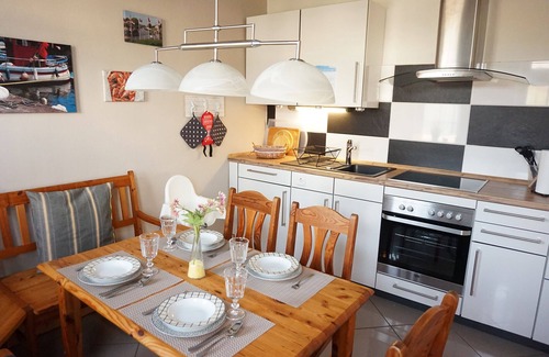 Wiarden Apartment | 3ZKB, 90qm, up to 4 persons, winter garden, fenced garden