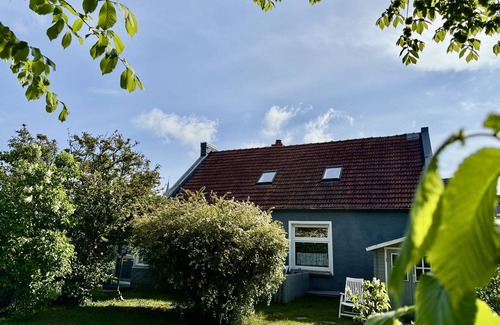 Wiarden Apartment | 3ZKB, 90qm, up to 4 persons, winter garden, fenced garden