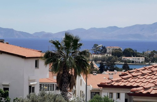 Datca City Center House | 4+1 spacious apartment with sea view. 5 minutes walk to the beach