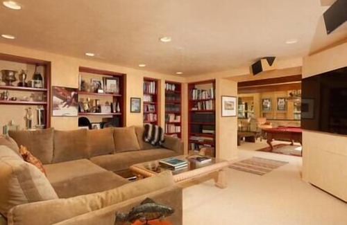 Starwood House | 4/5 Aspen Family Home, Pool Table, Great Views!