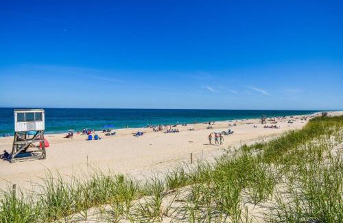 East Orleans House | 4-5 Min to Mill Pond or Nauset Beach