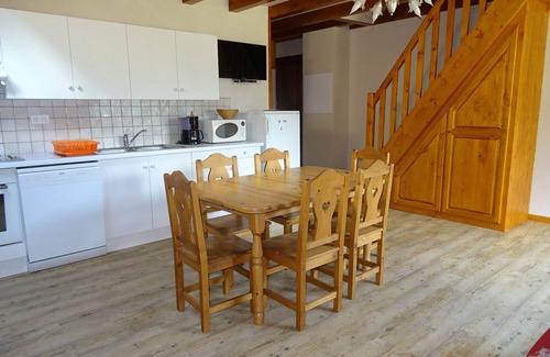La Chapelle-en-Valgodemard Apartment | 4/6 person duplex apartment in chalet, balcony, swimming pool