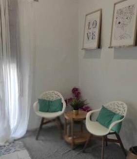 En Corts Apartment | 4 - Acogedora habitación junto a Ruzafa con baño privado y aire acondicionado