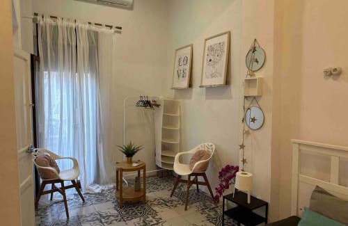 En Corts Apartment | 4 - Acogedora habitación junto a Ruzafa con baño privado y aire acondicionado
