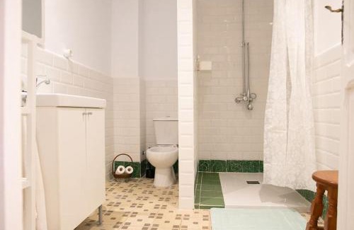 En Corts Apartment | 4 - Acogedora habitación junto a Ruzafa con baño privado y aire acondicionado