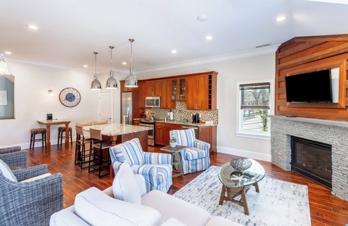 Yachting Village Condo | 4 Balconies, Water Views, Fireplace, Kitchen w/Kegerator - Great For Groups