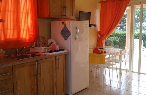 Urbanizacion Tavarez Villa | 4-BD budget villa, guest friendly, with TV/internet, jacuzzi