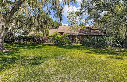 Fruitville House | 4 bdr 4800 sq ft Luxurious Home+Huge Heated Pool