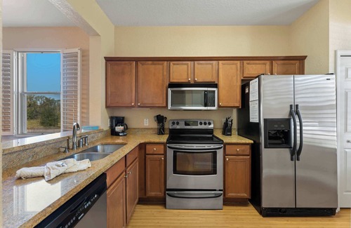 Regal Palms House | 4 BDR in Regal Palms Resort!