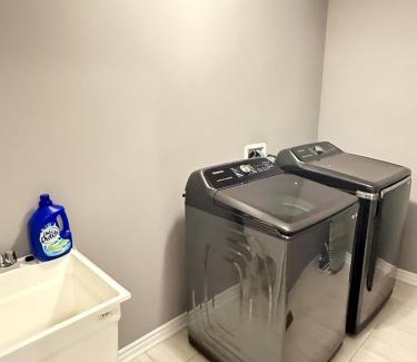 Port Colborne Apartment | 4-Bdrm Comfort with Fireplace mins from Downtown