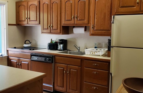 Sunapee House | 4 Bed 3 BA, Stunning Views! WALK DIRECTLY ONTO 5TH HOLE OF OUR GOLF COURSE!