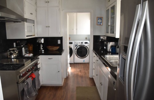 Petaluma House | 4 bed 3 bath house in wine area near SF. Walk to town. Dog friendly PLV120240032
