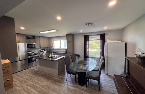Pickle Lake House | 4 Bed 3 Bath luxury Home