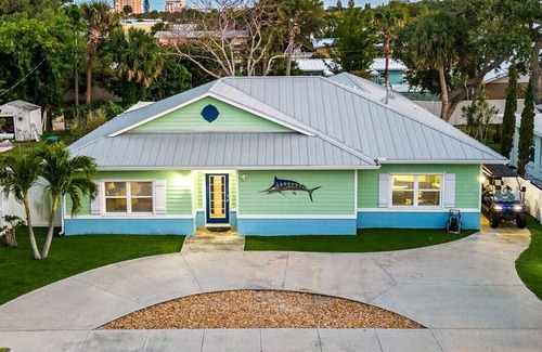 Port Canaveral House | 4 Bed 4 bath Beach House Slps 15! Htd Pool, Hot tub, Pool/Ping Pong, Golf Cart