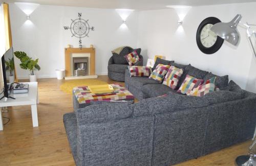 Buckie House | 4-Bed Cottage in Portknockie Near Cullen Moray