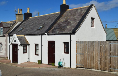 Buckie Cottage | 4-Bed Cottage in Portknockie, Near Cullen, Moray