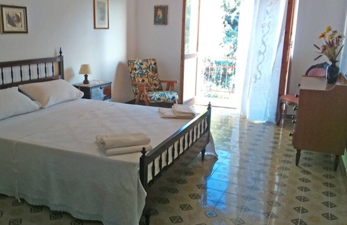 Azzagulta House | 4 Bed house, nestled in the foothills rising from the coast, with sea views