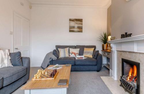 Holmfirth House | 4 Bed in Holmfirth 86032